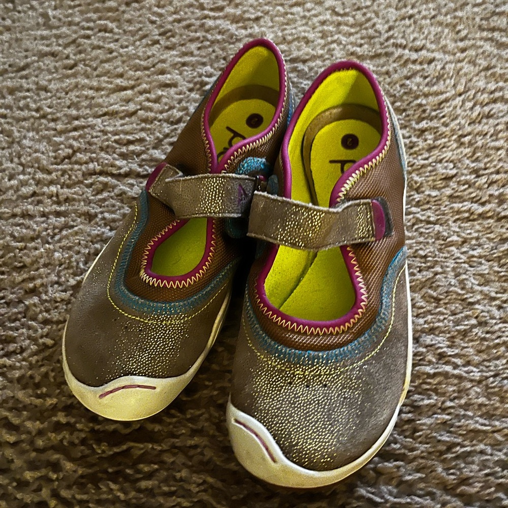 Stylish Kids Shoes with Strap - Brown and Pink